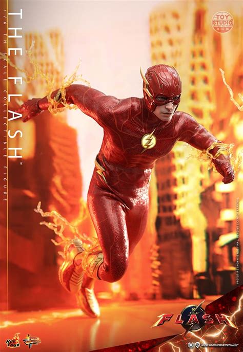 Hot Toys The Flash Fashiontoymedia