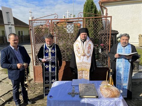 Episcopul Basarabiei de Sud a mers la mormântul fostului episcop al