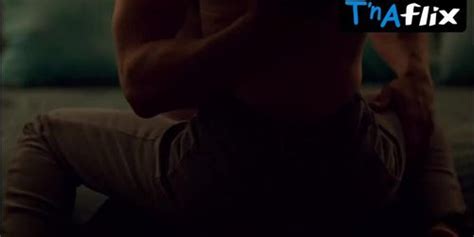 Katie Douglas Lesbian Scene In Mary Kills People Tnaflix