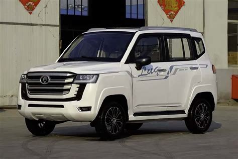 На дорогах Китая замечена миниатюрная реплика Toyota Land Cruiser 300