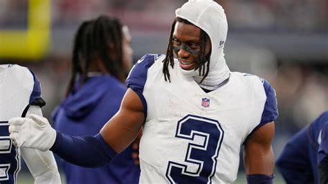 Tom Brady Throws Passes to A.J. Brown on Video Ahead of Cowboys vs. Eagles