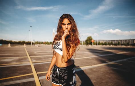 Wallpaper The Sky Look The Sun Pose Model Shorts Portrait Makeup