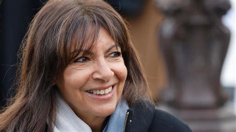 Anne Hidalgo Un An Apr S Son Voyage Tahiti La Mairie De Paris S