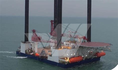 M Dp Pax Ts Crane Jack Up Ship For Charter