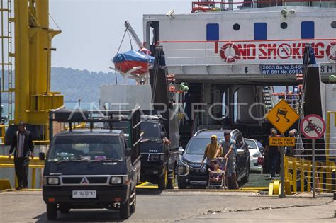 Pendaftaran Antrean Kendaraan Mudik Lebaran ANTARA Foto