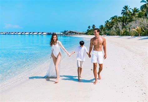 Nh Ng M Nh N Vi T Ch M Di N Bikini R B N Trai C Ng Khoe Body N Ng B Ng