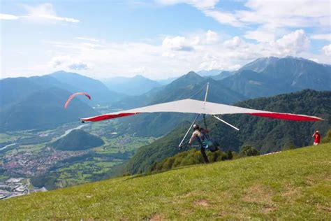 Paragliding vs. Hang Gliding (Which Is Safer, Easier, and More Fun)