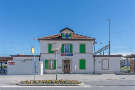 Gare De Chavornay Alexandre Gilgen Flickr