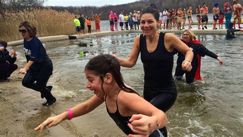 “freezin For A Reason ” Hundreds Take Part In Polar Plunge For Charity