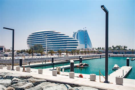 Jumeirah Marsa Al Arab Dmarin Marsa Al Arab Marina Jumeirah Beach Hotel Stock Photo - Download ...