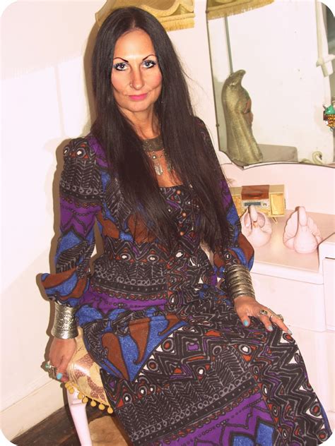 Vintage Vixen Hot Dolly Rockin