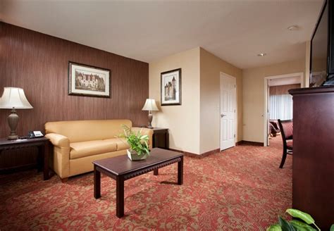 Hotel Rooms and Suites in Anaheim California | Castle Inn & Suites