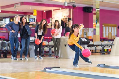 Professional Bowler In Center Stock Image Image Of Bowler Ball 84761071