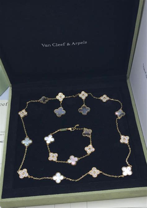 Pin By Lau Gb On Accesories Van Cleef And Arpels Jewelry Girly