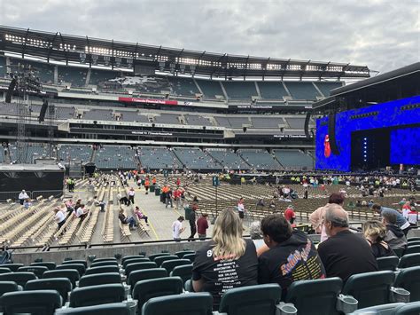 section 111 lincoln financial field 8