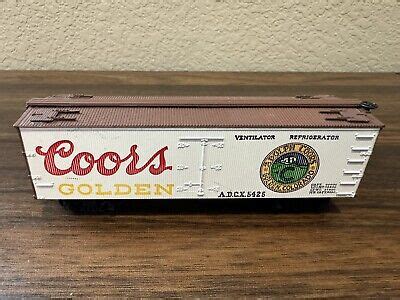 Roundhouse Ho Scale Coors Beer Billboard Reefer With Kadee Couplers