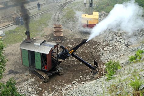 Steam Excavator In Full Cry © Chris Allen Cc By Sa20 Geograph