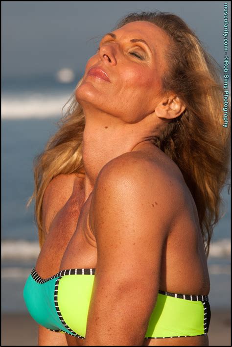 Female Bodybuilder Kimberly Dickson Poses In A Bikini While At The Beach CoedCherry