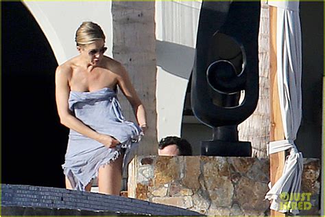 Jennifer Aniston Courteney Cox Bikini Babes In Cabo Photo Bikini Courteney Cox