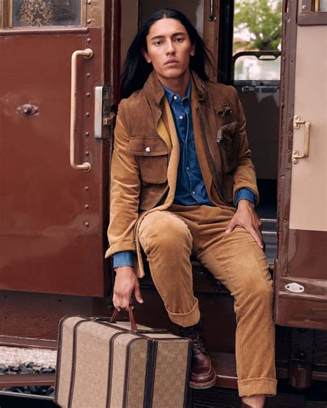 Banana Republic Campaign Fall Winter 2022