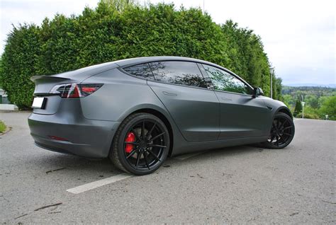 Tesla Model 3 Grey Rohana RFX1 Wheel Front