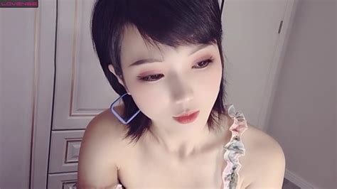 Smile Babe Naked Stripping On Cam For Live Sex Video Chat Camstripper