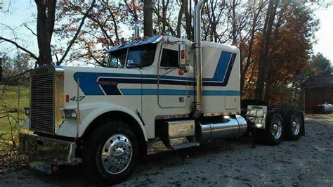 Pin By Mary Ellen Risser On Dave S Trucks Freightliner Trucks