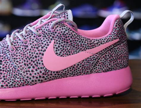 Nike WMNS Roshe Run Print Pink Wolf Grey