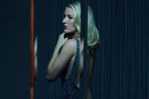 Ellie Goulding Gets Naked And Rows With Hot Model In Vegas Hotel Room