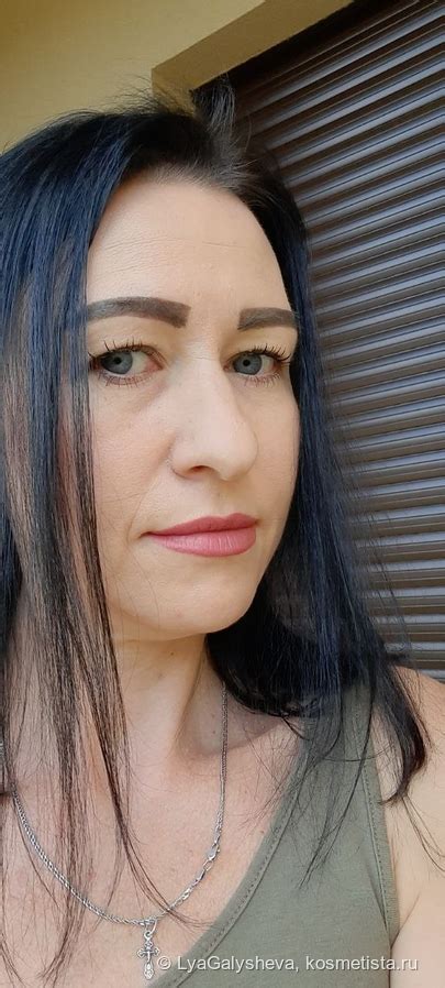 Свотчи новинки L Oreal Paris Color Riche Intense Volume Matte в оттенке Le Nude Independant