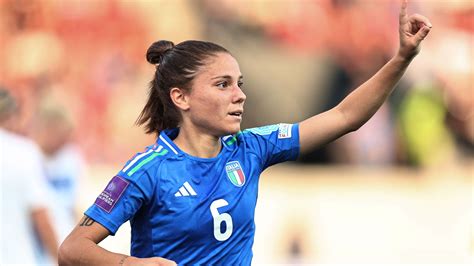 Manuela Giugliano Prima Italiana Tra Le Candidate Per Il Pallone D Oro