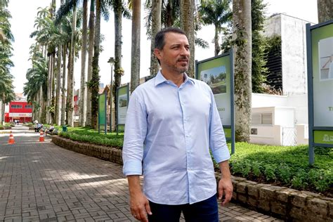 Carlos Moisés confirma pré candidatura à reeleição em SC Eleições