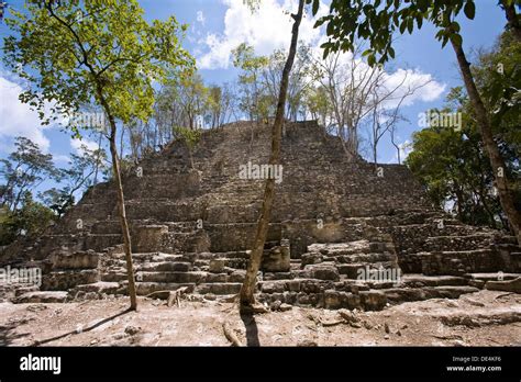 El Mirador Pyramid High Resolution Stock Photography and Images - Alamy