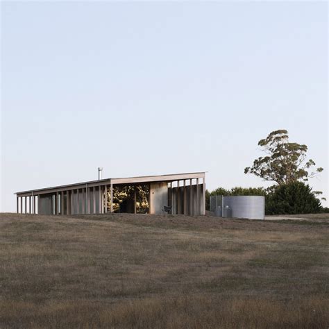 Smith Residence By Mackay Lyons Sweetapple Is A Gabled Steel Village