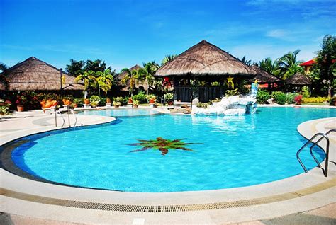 Puerto del Sol Beach Resort in Bolinao - Nomadic Experiences