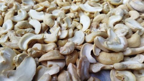 Halves W180 Split Cashew Nuts At Rs 550 Kg In Panruti ID 26934521230