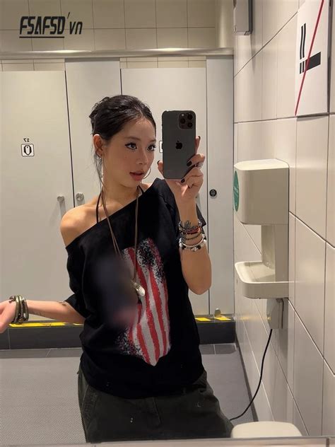 FSAFSD Mỹ Hot Girl Rời Đeo Vai Ngắn Tay Áo Thun Nữ Phù Hợp Với Thường Ngày Mùa Hè Mới Hàng Đầu