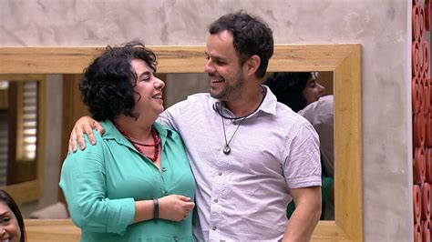 Foto BBB15 Adrilles Contruiu Uma Forte Amizade Mariza Durante O