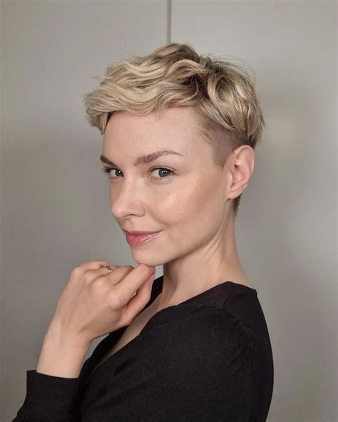 Chic Blonde Pixie Cut You Ll Love
