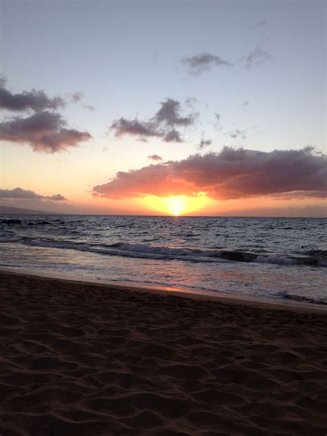 Sunset at Keawakapu Beach, Maui. Great beach for walking, snorkeling ...