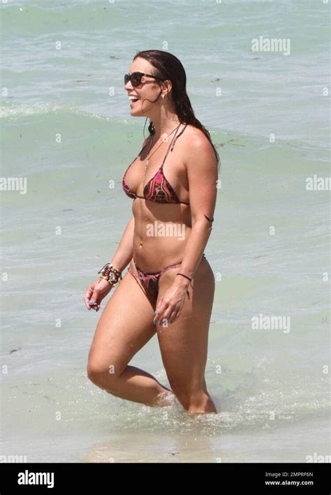 Hot Sexy Ana Quincoces Bikini Pics