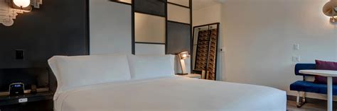 New Jersey Hotel Rooms | Aloft Secaucus Meadowlands