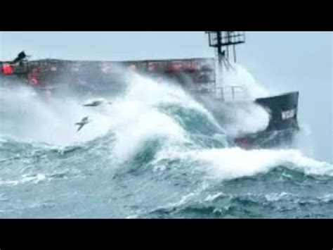 Top Ships Overcome Giant Waves In Destruction Storm Crash Glacier