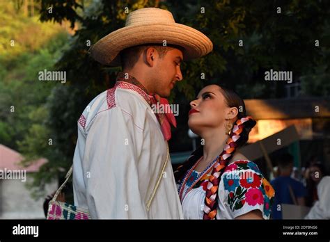 Femme mexicaine blonde Banque de photographies et dimages à haute résolution Alamy