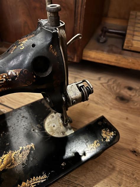 Singer Sewing Machine : r/fixit 