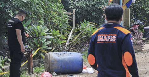 Polisi Buru 3 Orang Yang Buang Benda Mirip Bom Di Caman Bekasi