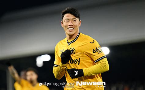 울버햄튼 에이스 황희찬 빛바랜 ‘원맨쇼 7호골 Epl 리뷰 손에 잡히는 뉴스 눈에 보이는 뉴스 뉴스엔