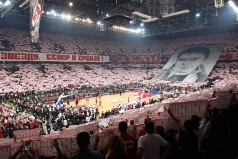 L Toile Rouge De Belgrade Veux Construire Une Salle De Places