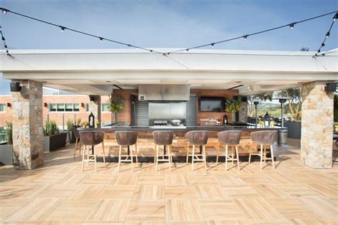 Downtown Napa Sky & Vine Rooftop Bar | Archer Hotel Napa Calistoga ...