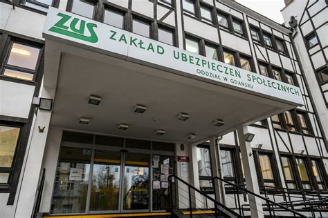 Emerytury czerwcowe 2024 tabela netto Takie są wypłaty dla seniorów